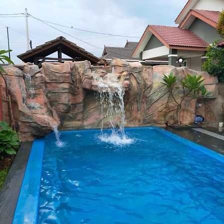 Roemahkoe Holidayhome Malacca Exterior foto